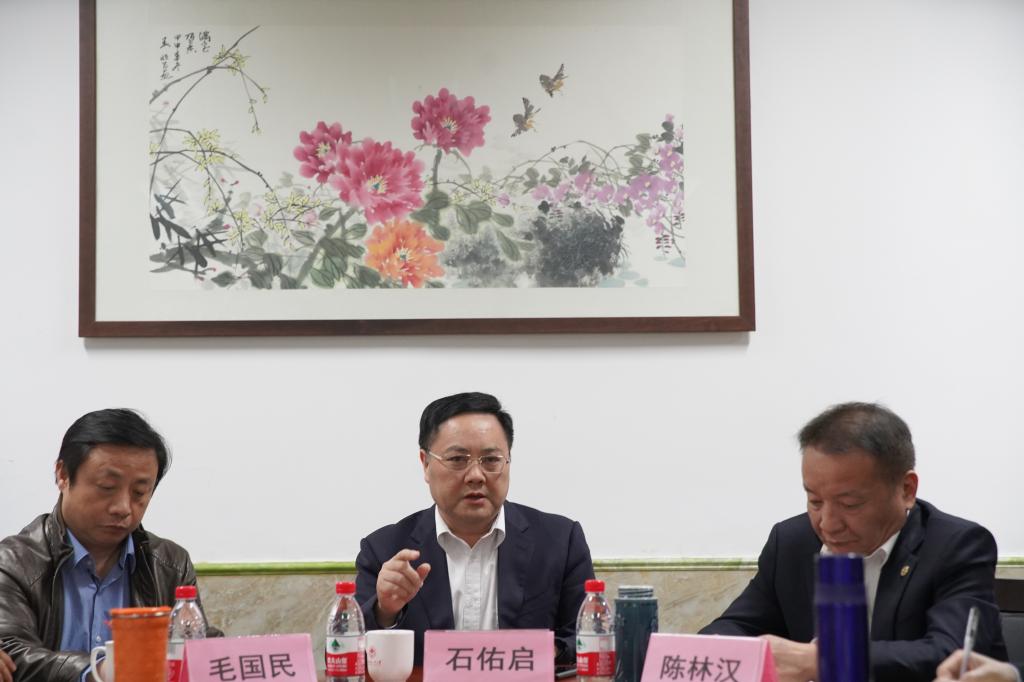 董事长石佑启到太阳城指导工作